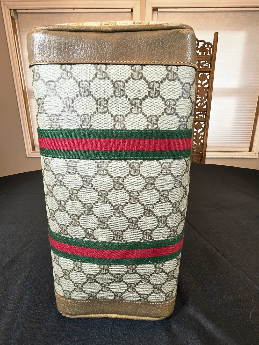 Vintage Italian Gucci Signature GG Canvas Boston Speedy Style. Comes w COA
